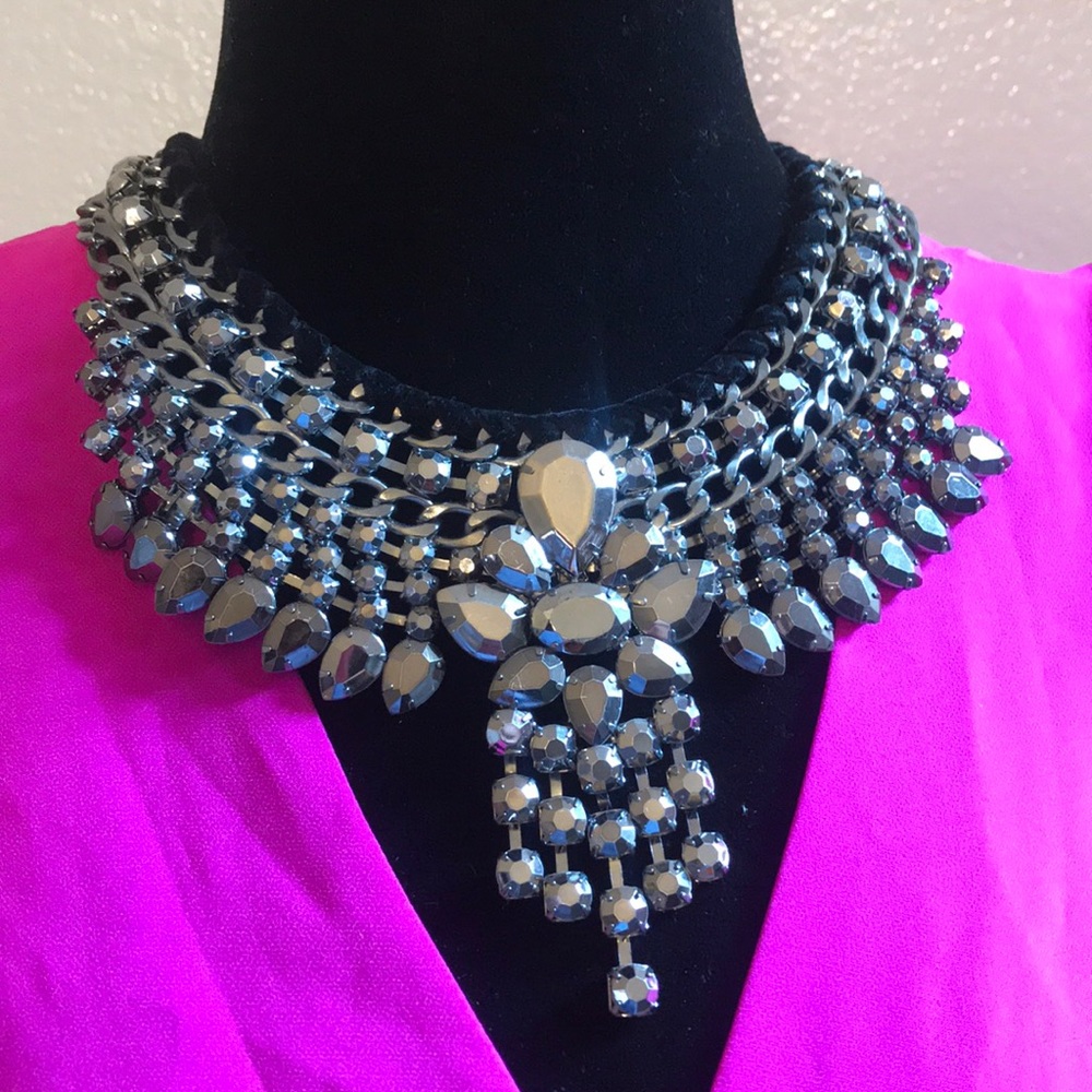 Silver statement necklace - Picture 2 of 3